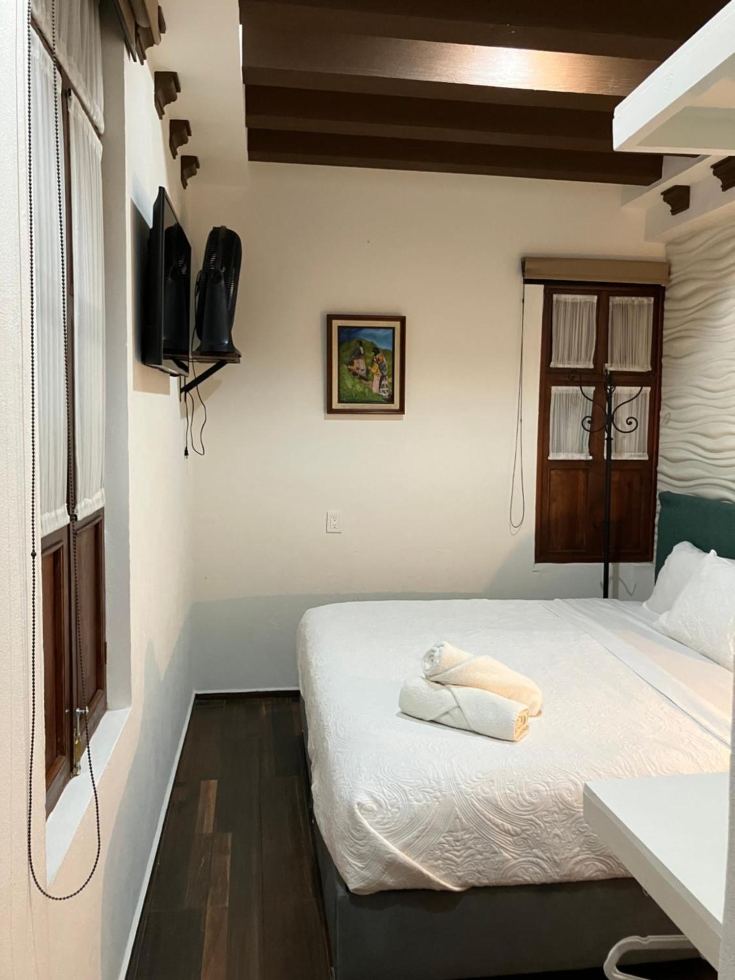 Casa De Los Remedios Морелия Екстериор снимка